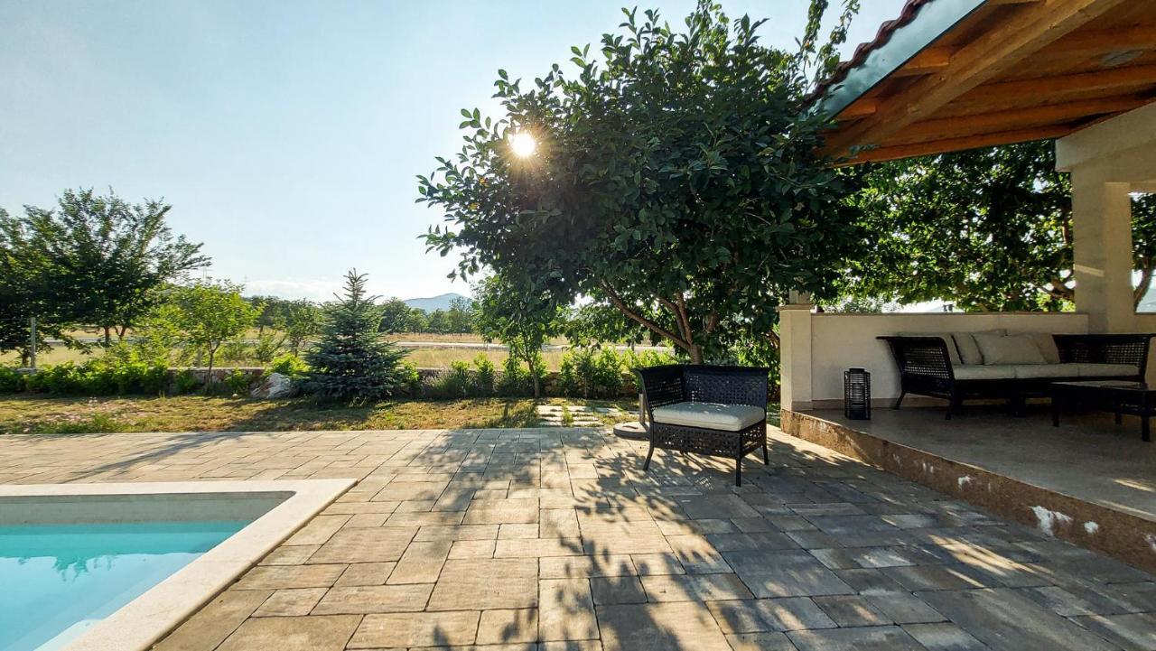 Villa Legacy Krusvar Exterior photo